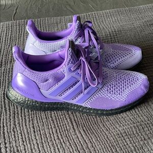 Adidas Men’s size 9 Ultraboost Lavender/Purple Athletic Shoes